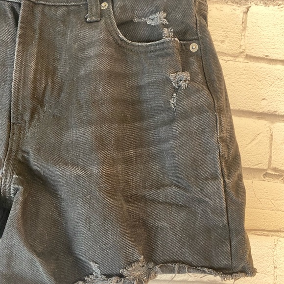 Old Navy High Rise Slouchy Fit Black Denim Cut Off Jean Shorts size 8 - Picture 5 of 6